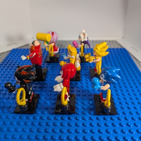 8 MINIFIGURES- Sonic the Hedgehog with Accessories - Sega- Lego Compatible - Picture 5 of 10